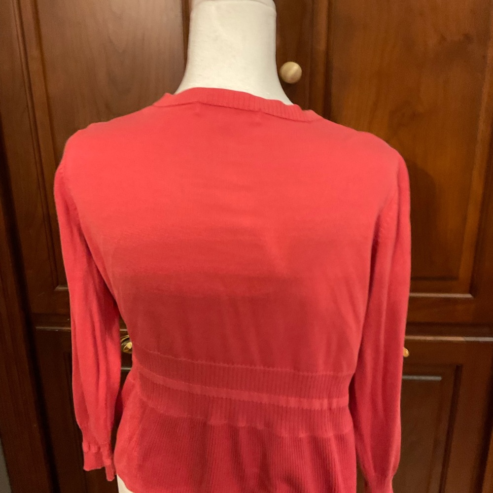 CAbi #900 Coral SILK blend 3/4 sleeve cardigan with buttons. Size Large - Picture 3 of 3